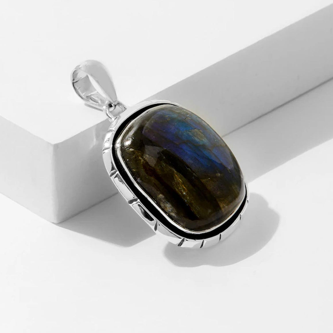 Labradorite Modern Bold Pendant