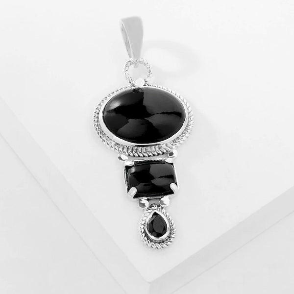 Black Spinel with Decorative Twist Motif Pendant
