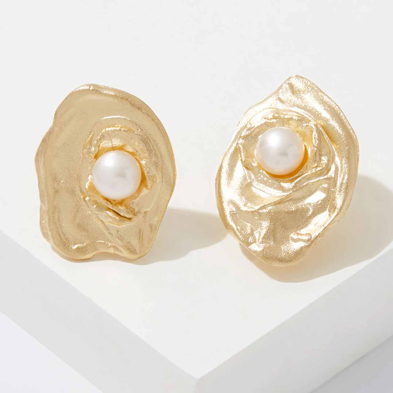 Primal Gold 14 Karat Yellow Gold 5-6mm White Button Freshwater Cultured Pearl  Post Earrings - Walmart.com